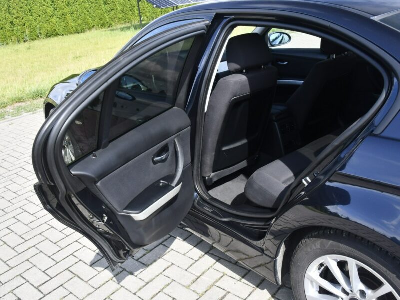 BMW 318 2,0benz Klimatr 2str. Podgrzew.Fotele.Parktronic,kredyt.OKAZJA E90 (2005-2012)