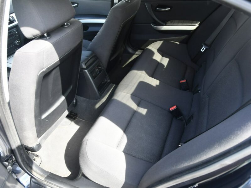 BMW 318 2,0benz Klimatr 2str. Podgrzew.Fotele.Parktronic,kredyt.OKAZJA E90 (2005-2012)