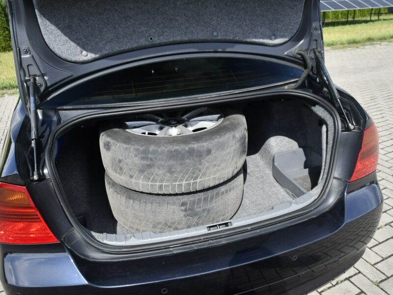 BMW 318 2,0benz Klimatr 2str. Podgrzew.Fotele.Parktronic,kredyt.OKAZJA E90 (2005-2012)