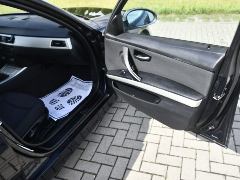 BMW 318 2,0benz Klimatr 2str. Podgrzew.Fotele.Parktronic,kredyt.OKAZJA E90 (2005-2012)