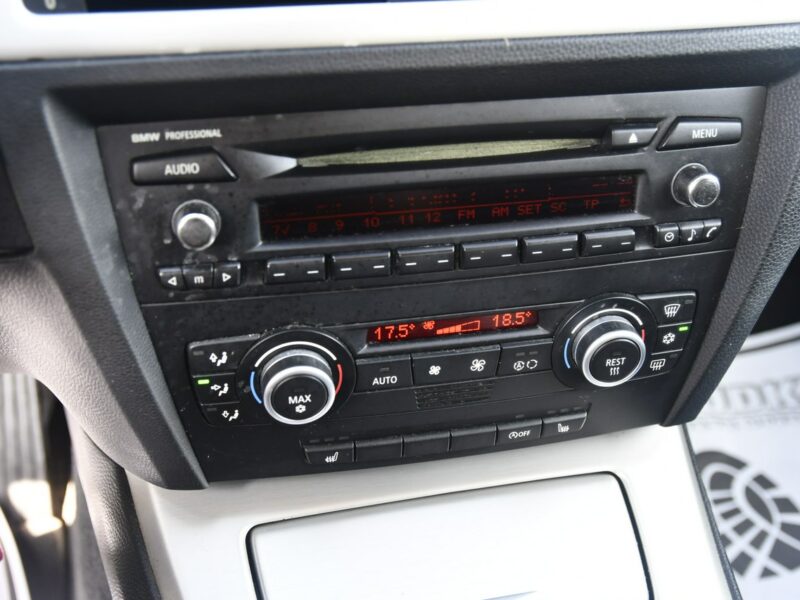 BMW 318 2,0benz Klimatr 2str. Podgrzew.Fotele.Parktronic,kredyt.OKAZJA E90 (2005-2012)