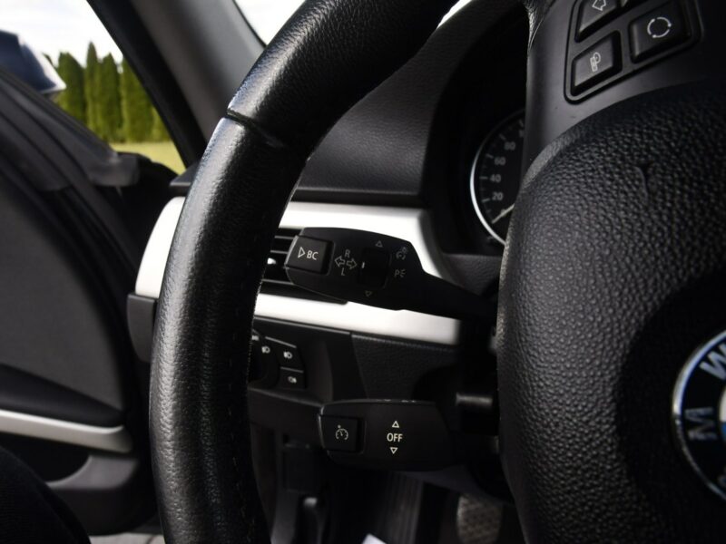 BMW 318 2,0benz Klimatr 2str. Podgrzew.Fotele.Parktronic,kredyt.OKAZJA E90 (2005-2012)