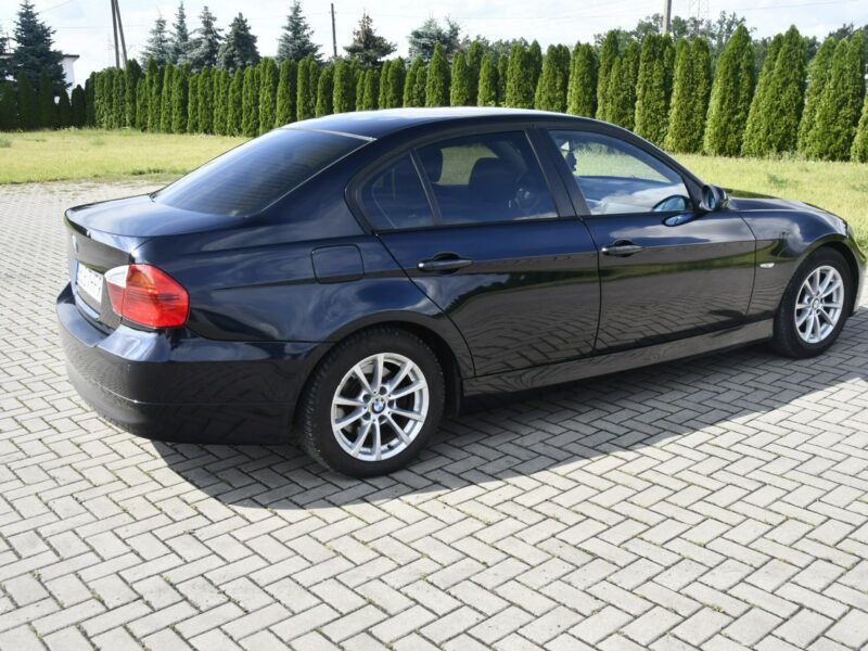 BMW 318 2,0benz Klimatr 2str. Podgrzew.Fotele.Parktronic,kredyt.OKAZJA E90 (2005-2012)