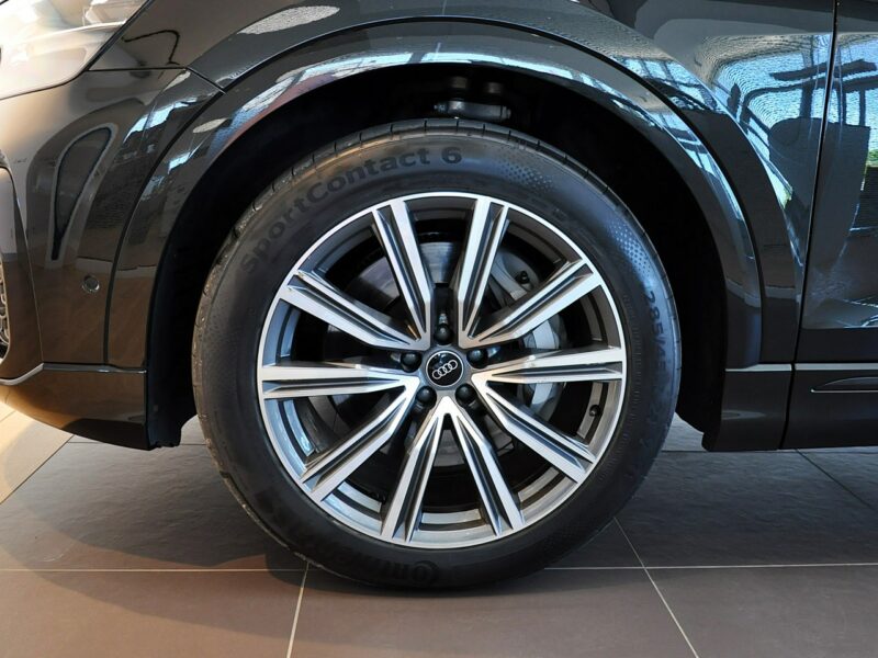 Audi Q8 55TFSIe Quattro Sline B&O Virtual MatrixLed Kamery360 TempomatAC Alu21