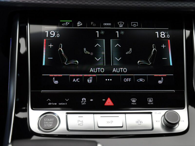 Audi Q8 55TFSIe Quattro Sline B&O Virtual MatrixLed Kamery360 TempomatAC Alu21
