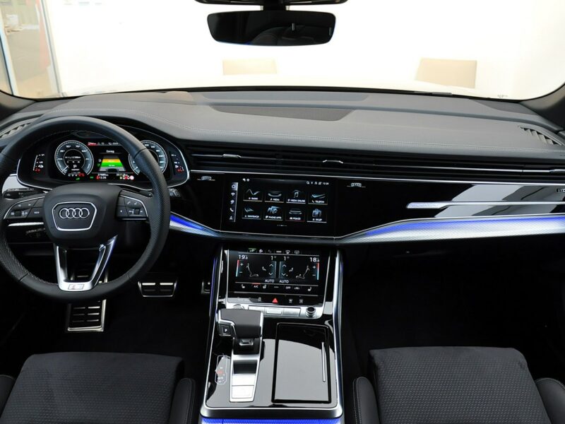Audi Q8 55TFSIe Quattro Sline B&O Virtual MatrixLed Kamery360 TempomatAC Alu21