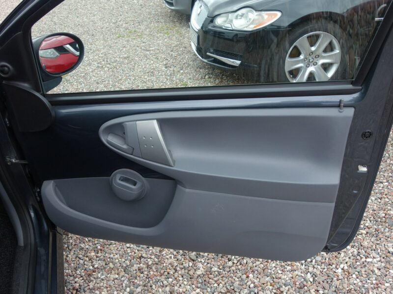 Peugeot 107 Peugeot 107 2008r 1.0 benzyna klima przebieg 97 tyś 2 komplety kół