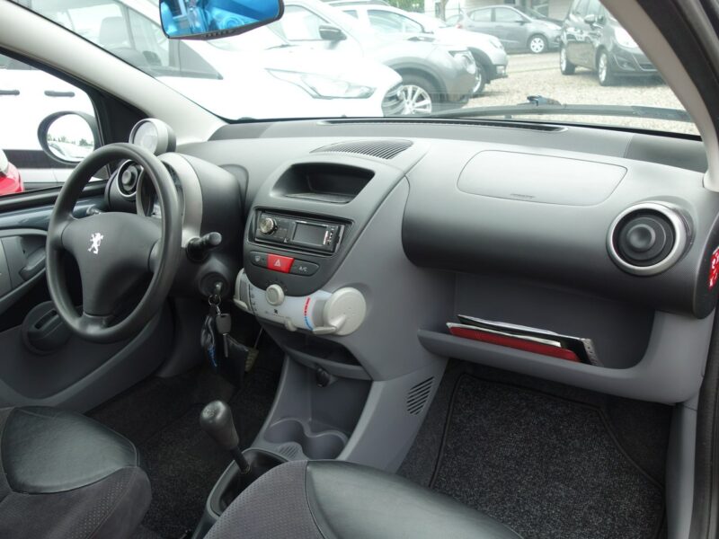 Peugeot 107 Peugeot 107 2008r 1.0 benzyna klima przebieg 97 tyś 2 komplety kół