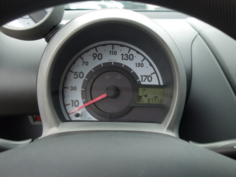 Peugeot 107 Peugeot 107 2008r 1.0 benzyna klima przebieg 97 tyś 2 komplety kół