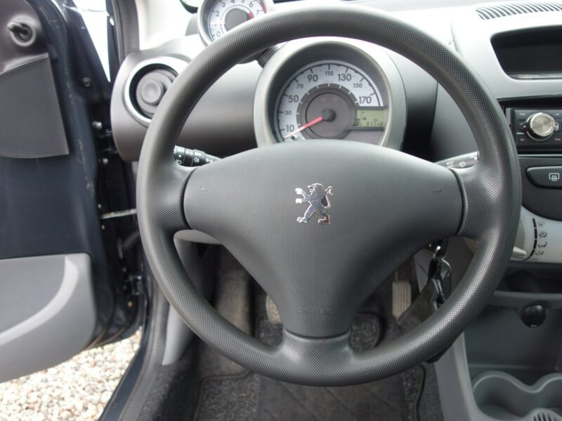 Peugeot 107 Peugeot 107 2008r 1.0 benzyna klima przebieg 97 tyś 2 komplety kół