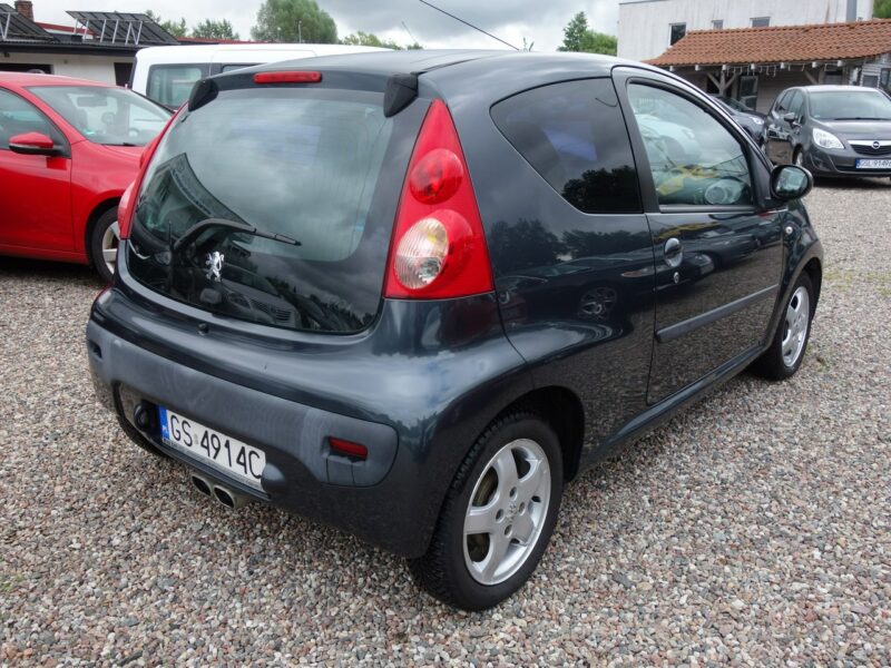 Peugeot 107 Peugeot 107 2008r 1.0 benzyna klima przebieg 97 tyś 2 komplety kół