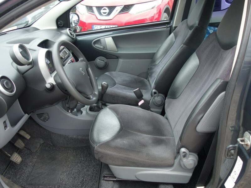 Peugeot 107 Peugeot 107 2008r 1.0 benzyna klima przebieg 97 tyś 2 komplety kół