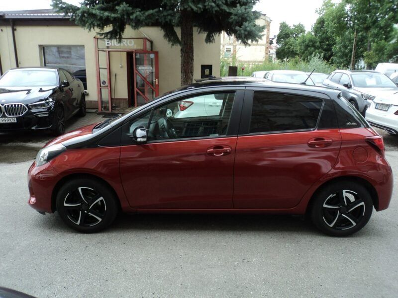 Toyota Yaris sprzedam ŁADNĄ toyote YARIS Z2015r b+gaz III (2011-2019)