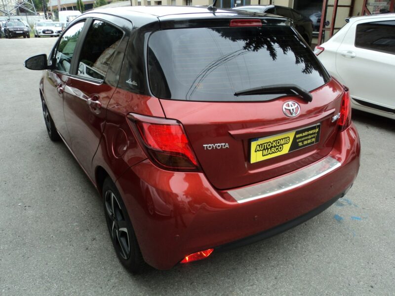 Toyota Yaris sprzedam ŁADNĄ toyote YARIS Z2015r b+gaz III (2011-2019)