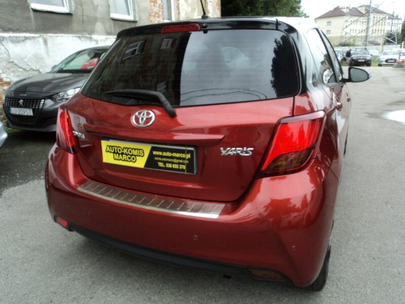 Toyota Yaris sprzedam ŁADNĄ toyote YARIS Z2015r b+gaz III (2011-2019)