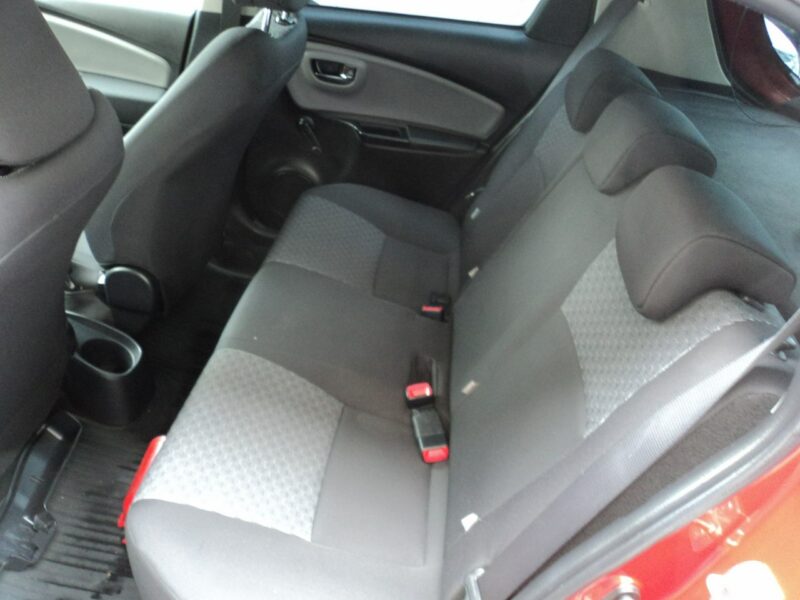 Toyota Yaris sprzedam ŁADNĄ toyote YARIS Z2015r b+gaz III (2011-2019)