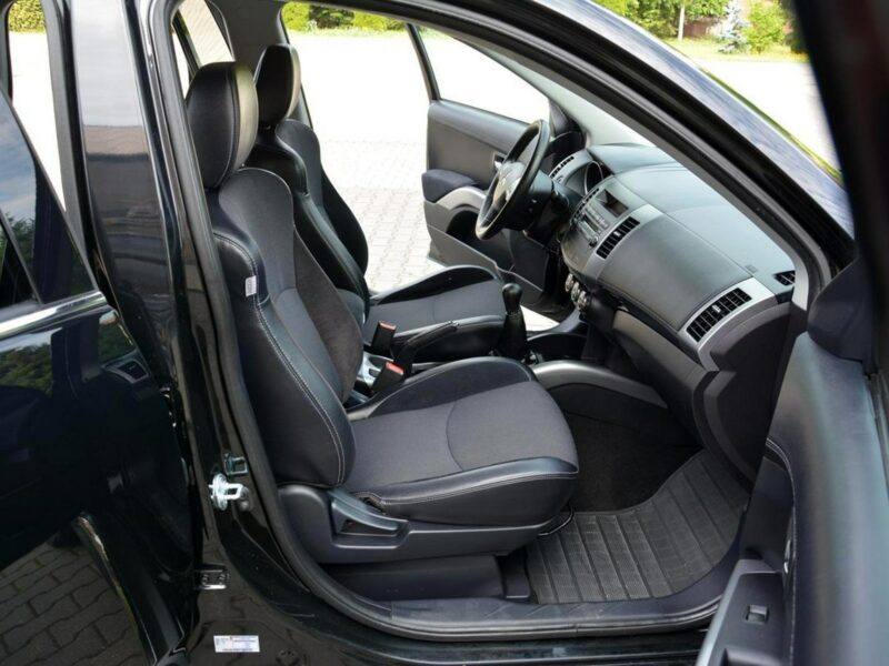 Mitsubishi Outlander 2.0(147KM) Lift 153 przebiegu pół-Skóry ASO Oryginał Hak ASO II (2006-2013)