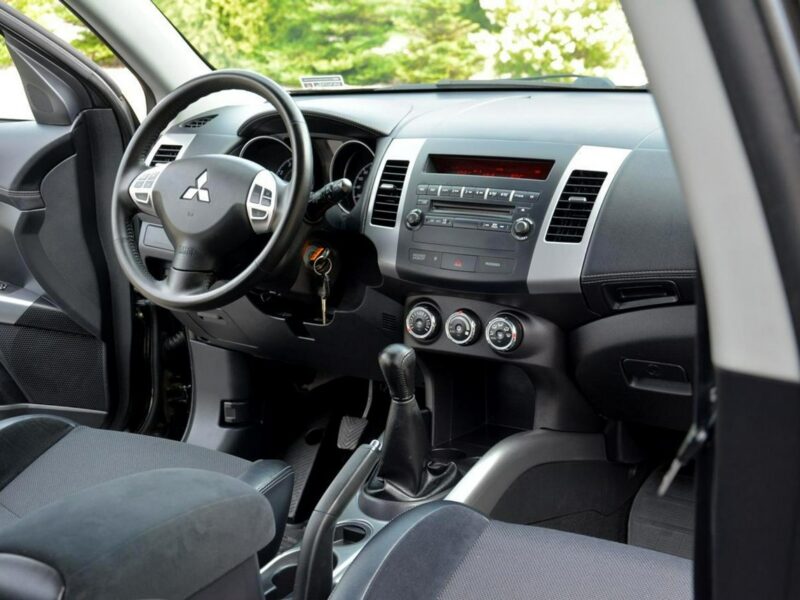 Mitsubishi Outlander 2.0(147KM) Lift 153 przebiegu pół-Skóry ASO Oryginał Hak ASO II (2006-2013)