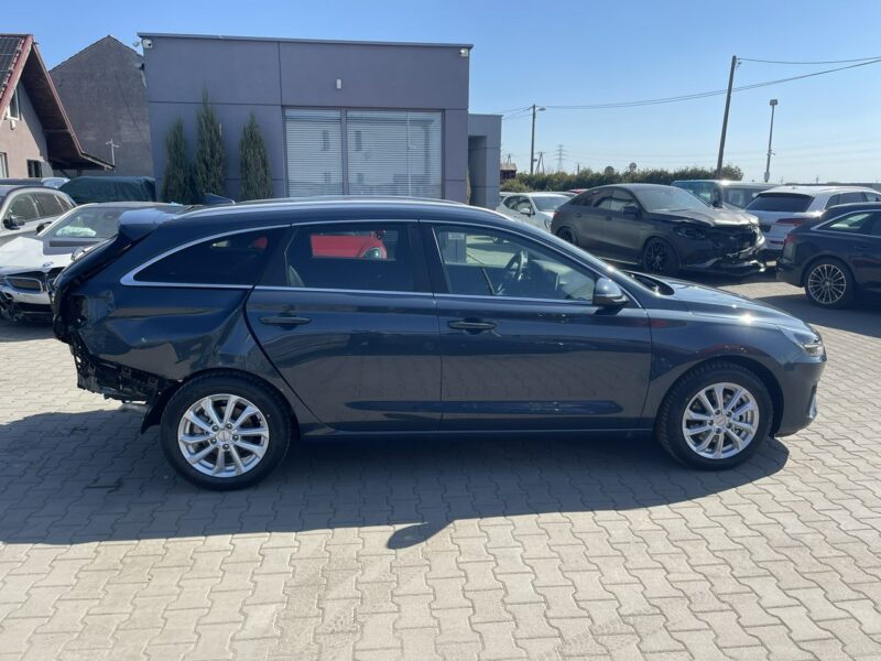 Hyundai i30 Automat Klimatronik Podgrzewanie Kamera LED III (2017-)