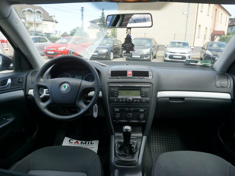 Škoda Octavia 1.6 Benzyna 102KM z klimatyzacją, zarejestrowana, ubezpieczona, II (2004-2013)