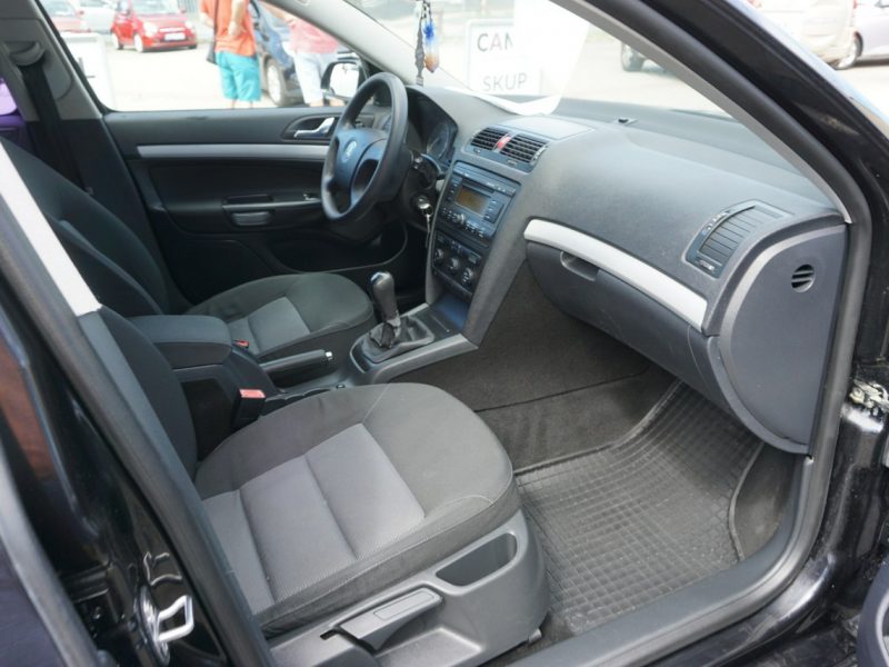 Škoda Octavia 1.6 Benzyna 102KM z klimatyzacją, zarejestrowana, ubezpieczona, II (2004-2013)