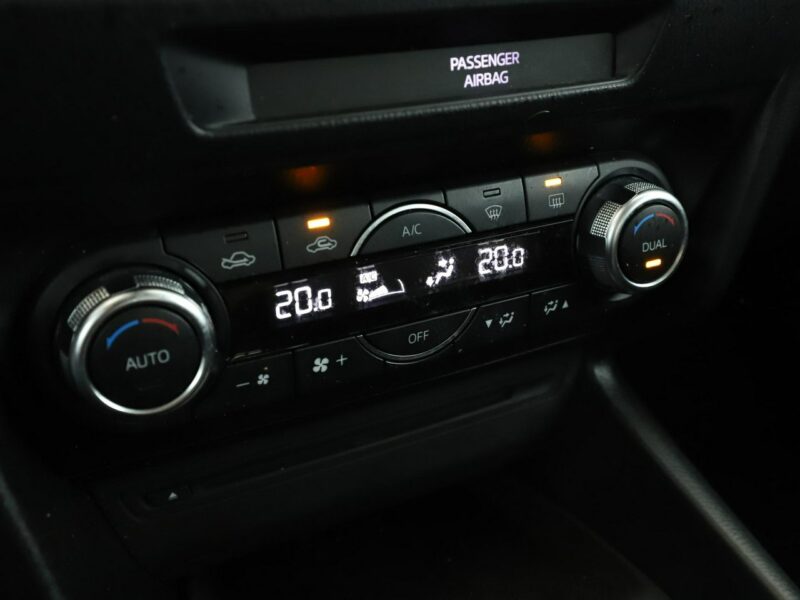 Mazda 3 navi klimatyzacja automatyczna multifunkcja III (2013-)