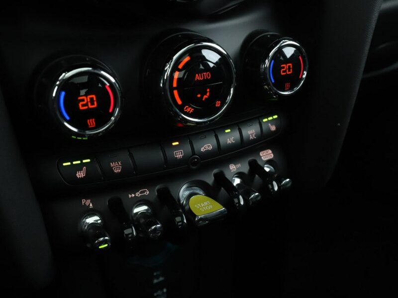 Mini Cooper automat skóra panorama grzane fotele FullLED HarmanKardon tempomat PDC II (2006-)