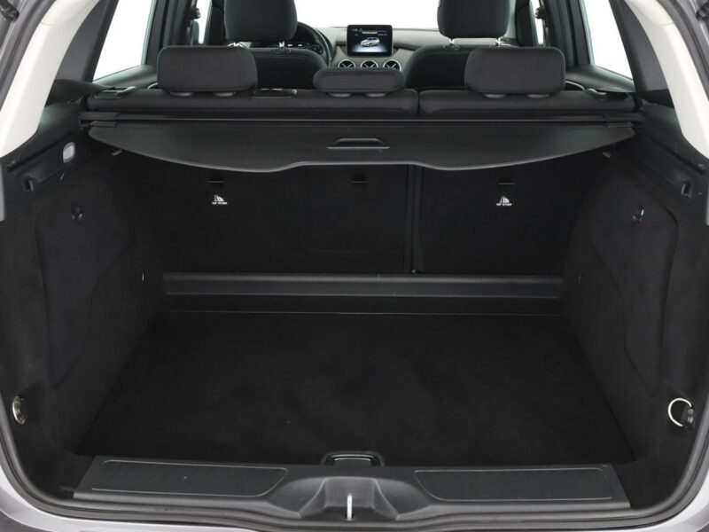 Mercedes B 180 automat full LED navi klima kamera i czujniki parkowania W247 (2018-)