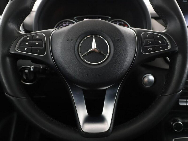 Mercedes B 180 automat full LED navi klima kamera i czujniki parkowania W247 (2018-)