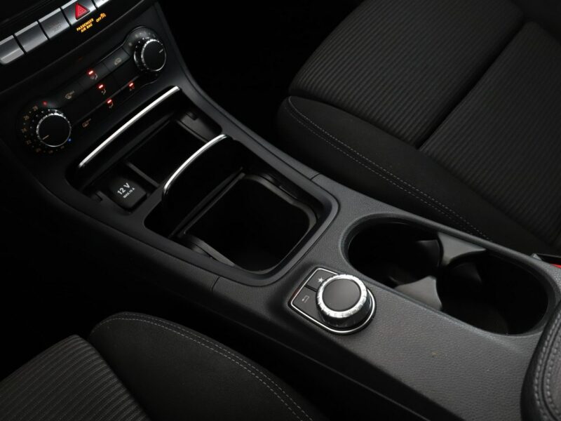 Mercedes B 180 automat full LED navi klima kamera i czujniki parkowania W247 (2018-)