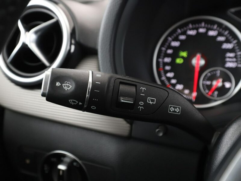Mercedes B 180 automat full LED navi klima kamera i czujniki parkowania W247 (2018-)