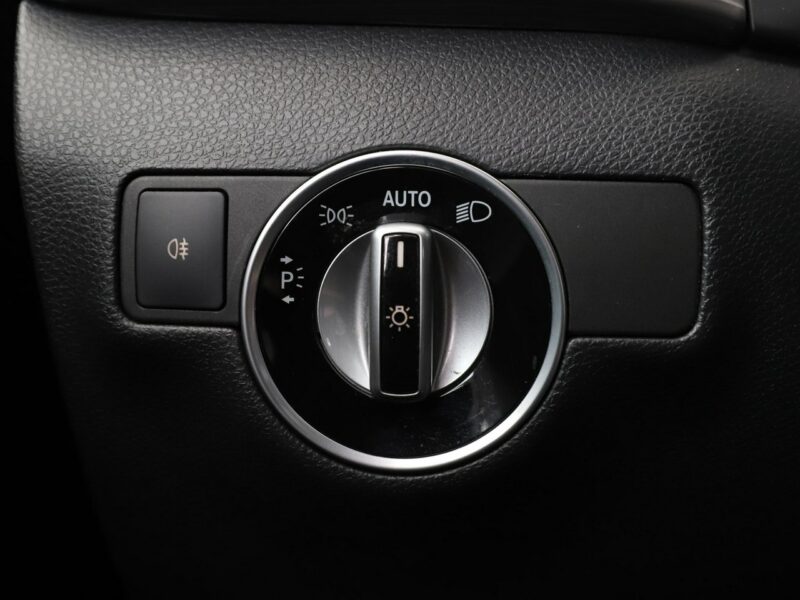 Mercedes B 180 automat full LED navi klima kamera i czujniki parkowania W247 (2018-)