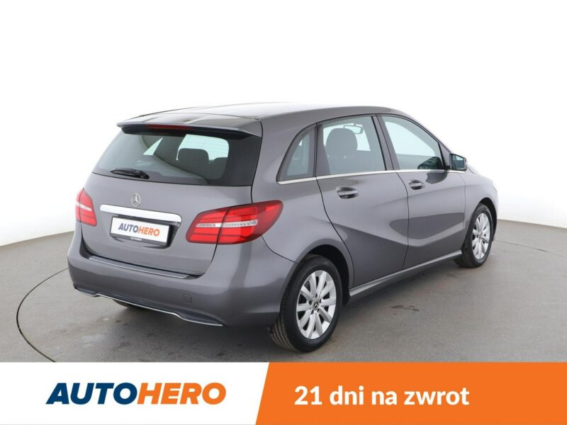 Mercedes B 180 automat full LED navi klima kamera i czujniki parkowania W247 (2018-)