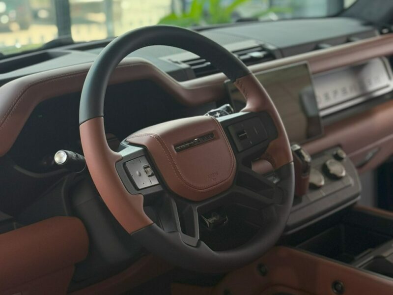 Land Rover Defender Defender 4.4P V8 635KM AWD Auto 110 OCTA, Od ręki! IV (2019-)