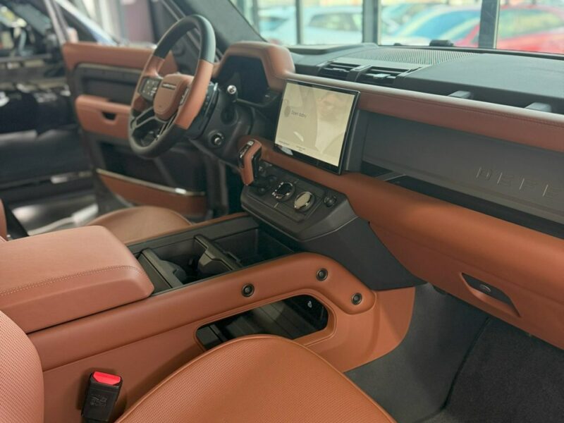 Land Rover Defender Defender 4.4P V8 635KM AWD Auto 110 OCTA, Od ręki! IV (2019-)
