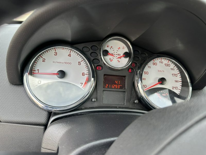 Peugeot 207 Oszczędna benzyna, 5 drzwi, klimatyzacja, isofix, tempomat, Bluetooth