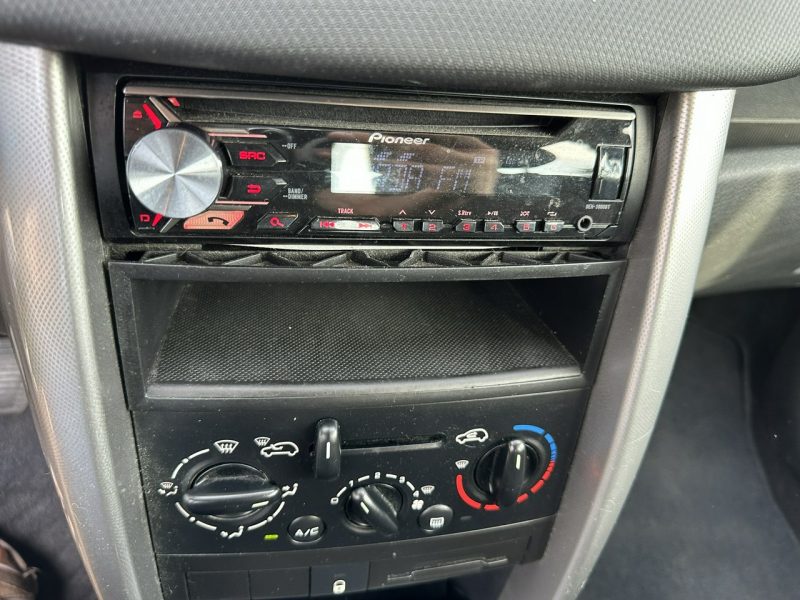 Peugeot 207 Oszczędna benzyna, 5 drzwi, klimatyzacja, isofix, tempomat, Bluetooth