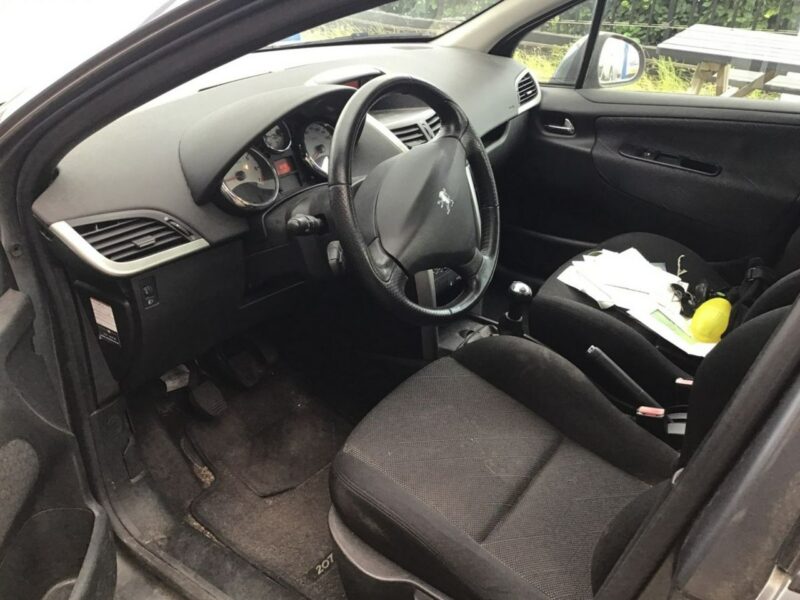 Peugeot 207 Oszczędna benzyna, 5 drzwi, klimatyzacja, isofix, z Holandii