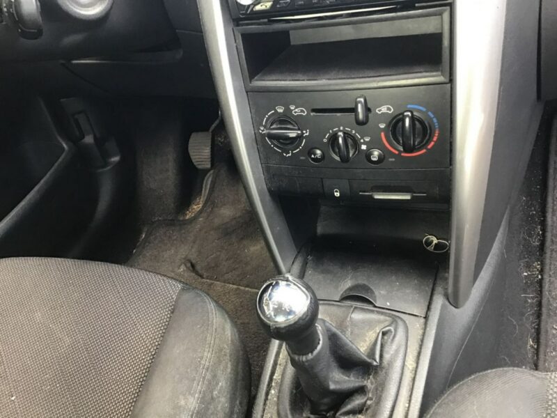 Peugeot 207 Oszczędna benzyna, 5 drzwi, klimatyzacja, isofix, z Holandii