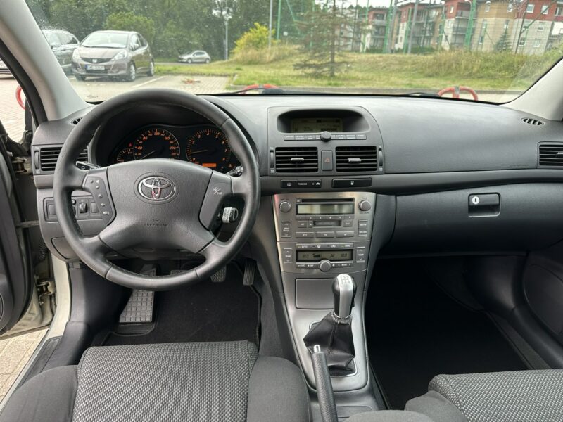 Toyota Avensis Niezawodna, mocna benzyna, symboliczny przebieg, klimatronik, zadbana II (2003-2009)