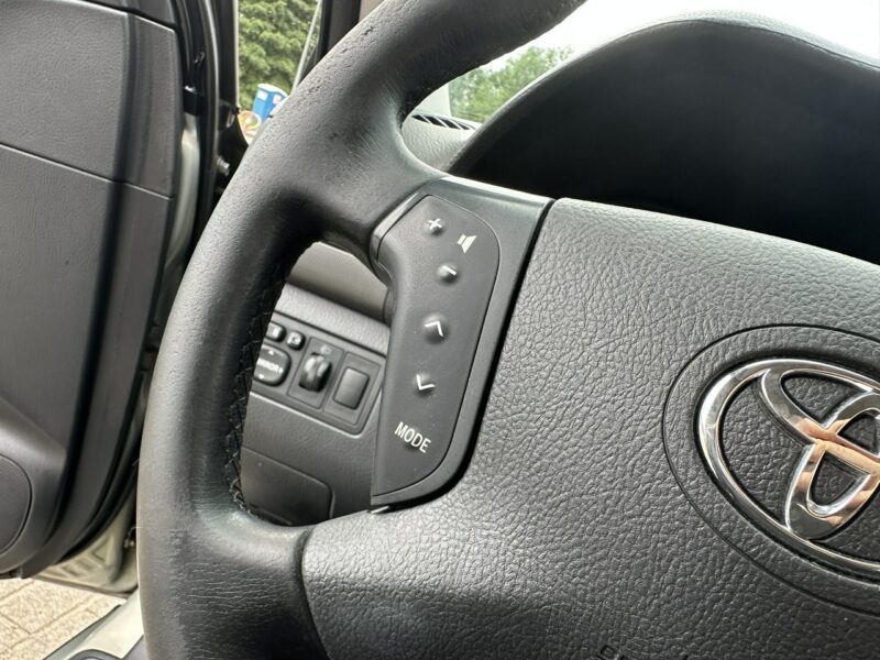 Toyota Avensis Niezawodna, mocna benzyna, symboliczny przebieg, klimatronik, zadbana II (2003-2009)