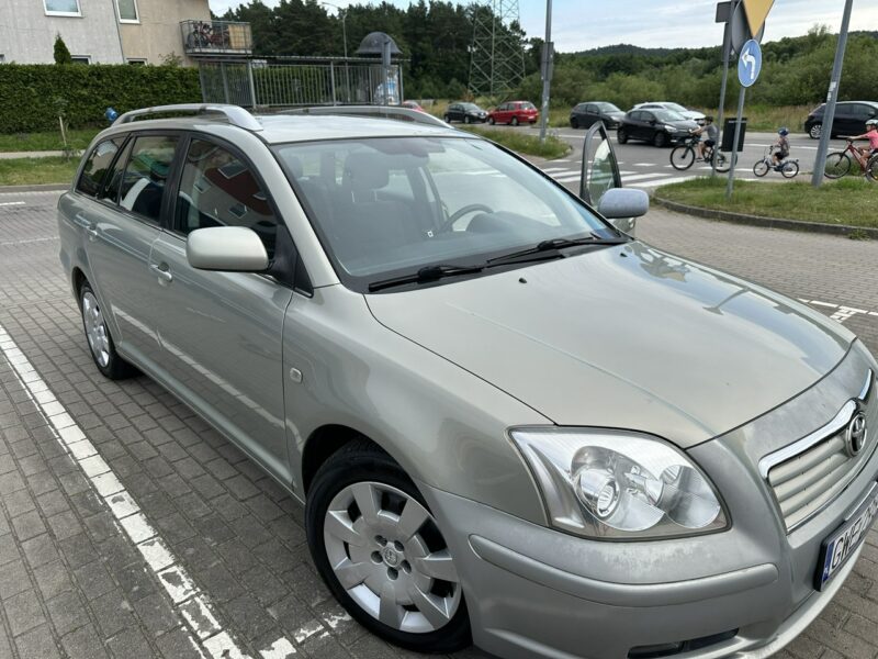 Toyota Avensis Niezawodna, mocna benzyna, symboliczny przebieg, klimatronik, zadbana II (2003-2009)