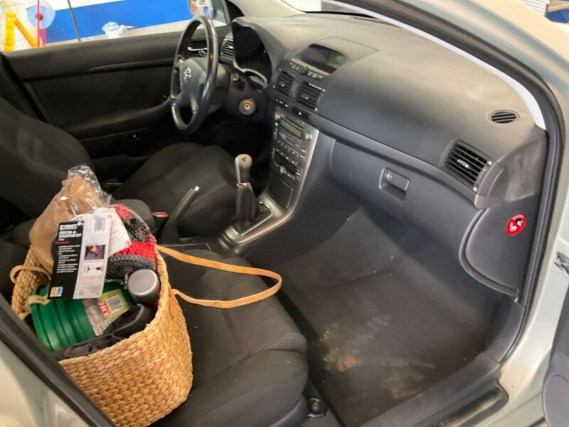 Toyota Avensis Niezawodna, mocna benzyna, symboliczny przebieg, klimatronik, zadbana II (2003-2009)