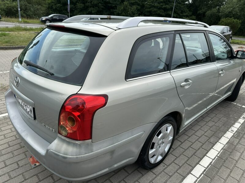 Toyota Avensis Niezawodna, mocna benzyna, symboliczny przebieg, klimatronik, zadbana II (2003-2009)