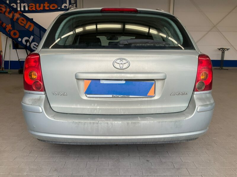 Toyota Avensis Niezawodna, mocna benzyna, symboliczny przebieg, klimatronik, zadbana II (2003-2009)