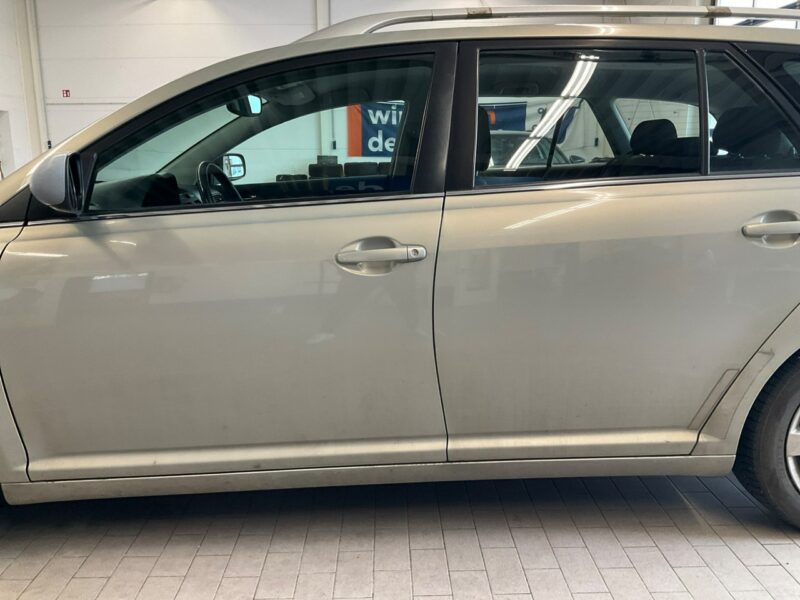 Toyota Avensis Niezawodna, mocna benzyna, symboliczny przebieg, klimatronik, zadbana II (2003-2009)