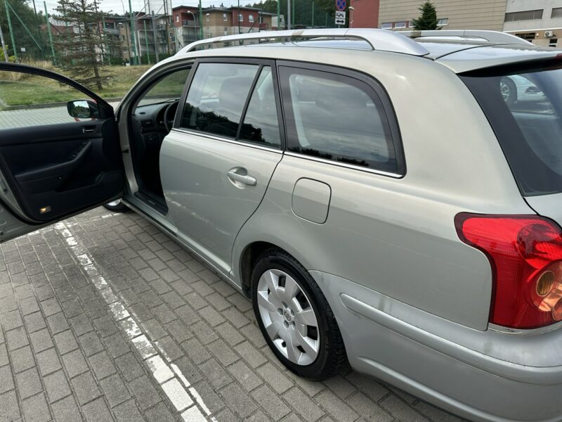 Toyota Avensis Niezawodna, mocna benzyna, symboliczny przebieg, klimatronik, zadbana II (2003-2009)