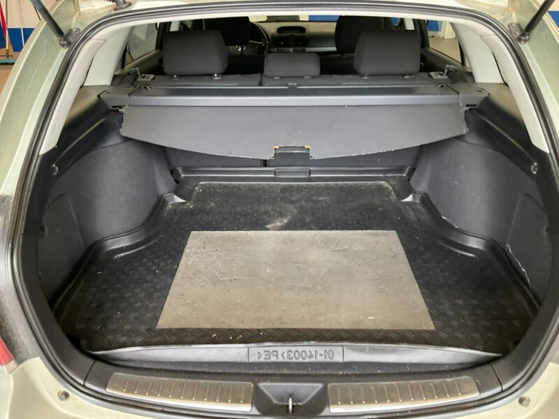 Toyota Avensis Niezawodna, mocna benzyna, symboliczny przebieg, klimatronik, zadbana II (2003-2009)