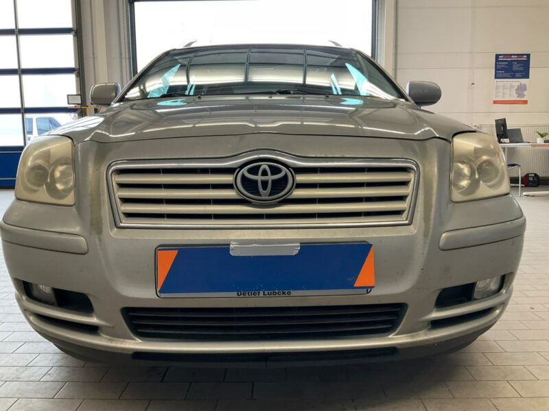 Toyota Avensis Niezawodna, mocna benzyna, symboliczny przebieg, klimatronik, zadbana II (2003-2009)