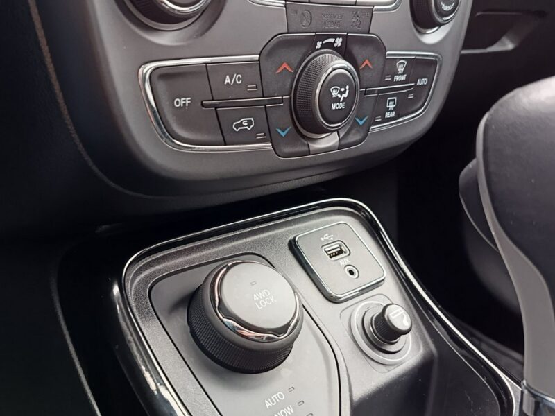 Jeep Compass Limited 1.4 170KM AT 4x4 , NAVI, niski przebieg, wyposażenie II (2016-)